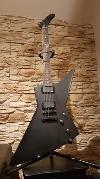 Edwards ESP EDWARDS E-EX125E Explorer Elektrická gitara [January 16, 2019, 11:17 am]