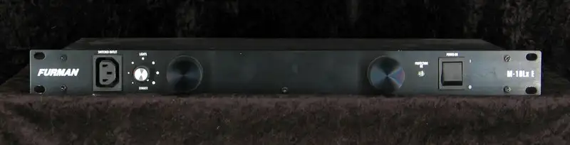 Furman M-10LXe Line voltage conditioner