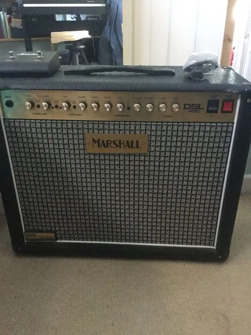 Marshall DSL40CV 40W-os fullcsöves gitárkombó Gitárkombó