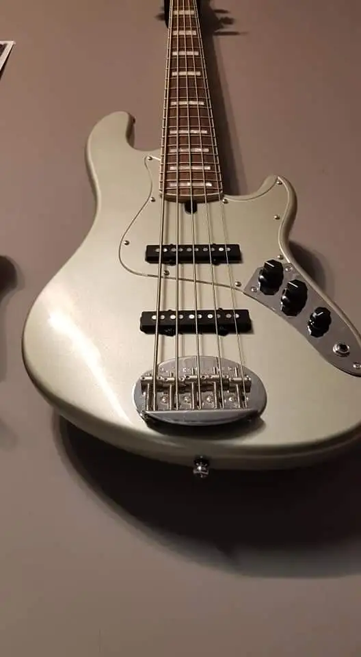 Lakland Skyline Darryl Jones 5 Silver 5-Saiter Bass-Gitarre