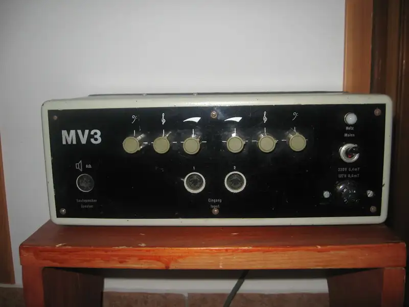 Böhm Regent MV3 Cabezal de amplificador de guitarra