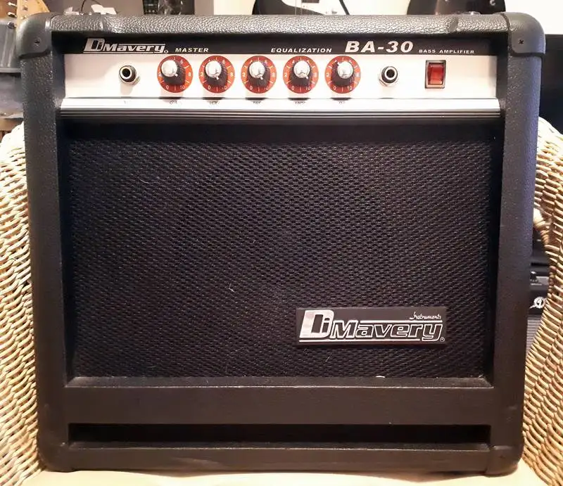  Master BA-30 Basszuskombó