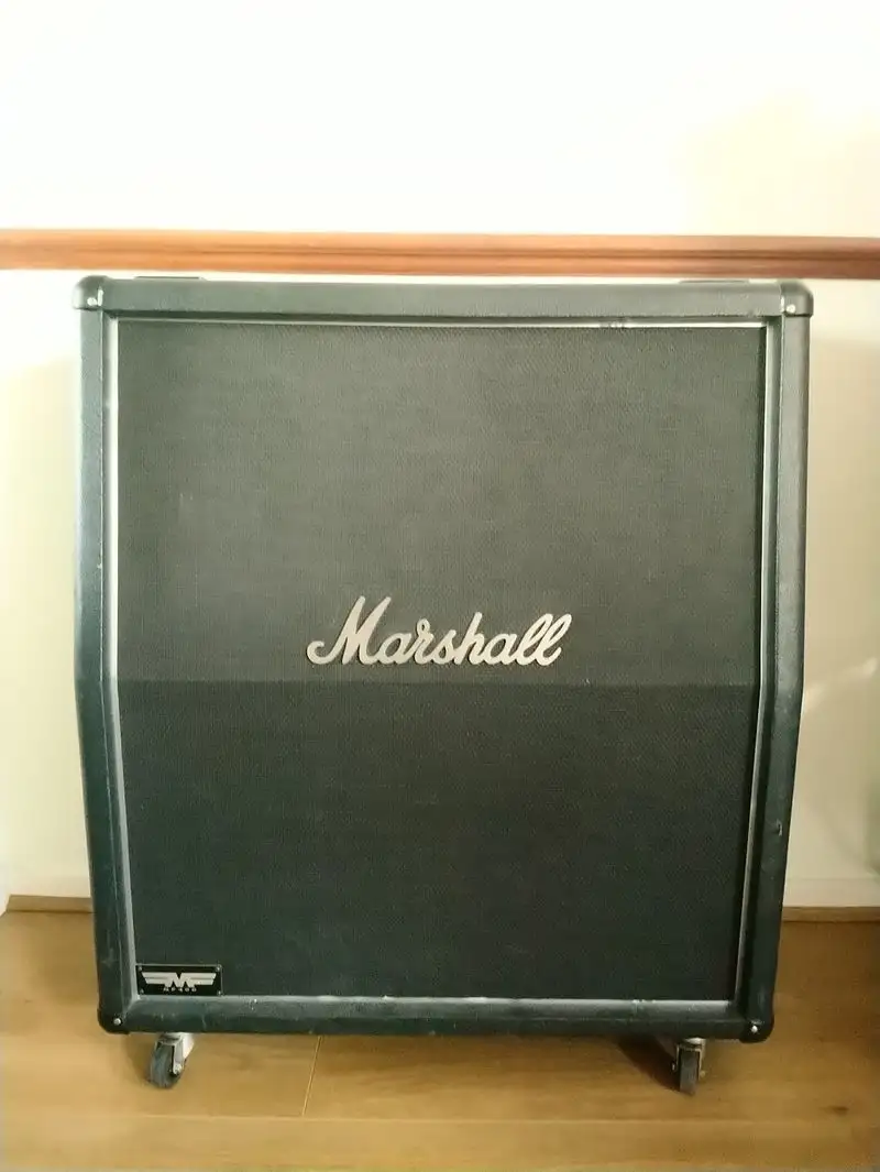 Marshall Mode Four MF400A 400 wattos gitárláda Gitárláda