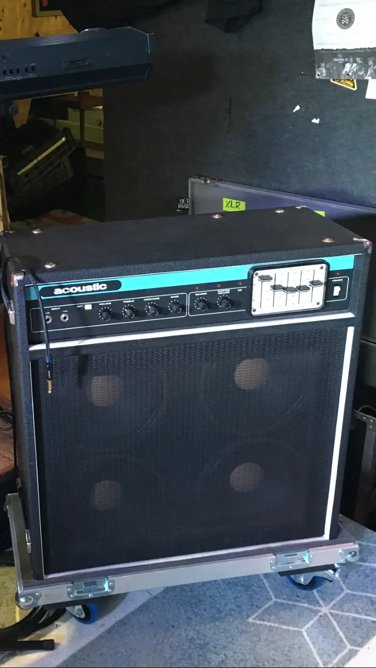 Acoustic 124 Combo Kombinovaný zosilňovač pre gitaru