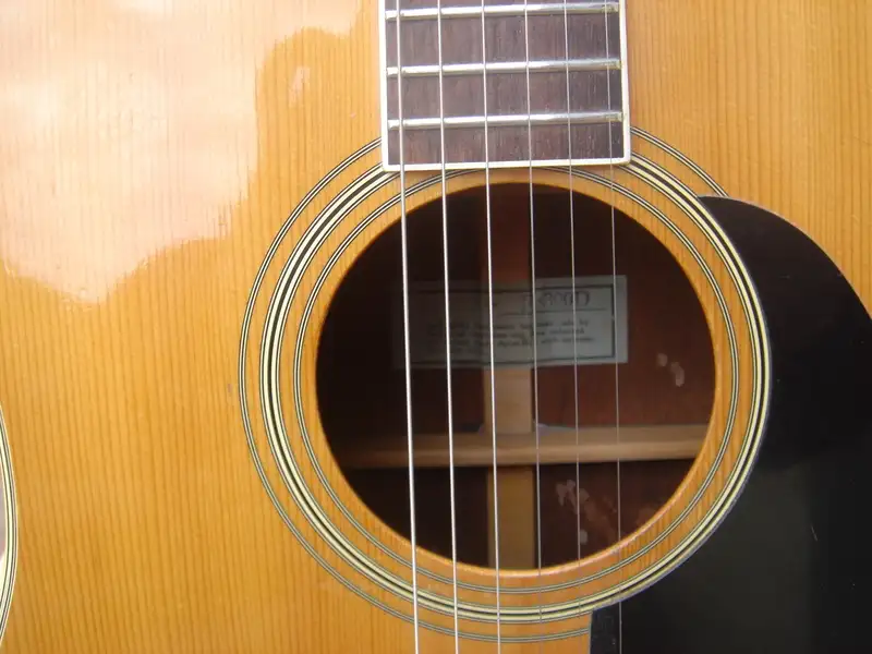 Kawai F-300D Akusztikus gitár