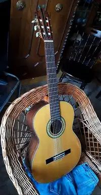 Homa Model no. 500 170 Klasszikus gitár [2019.03.04. 14:43]