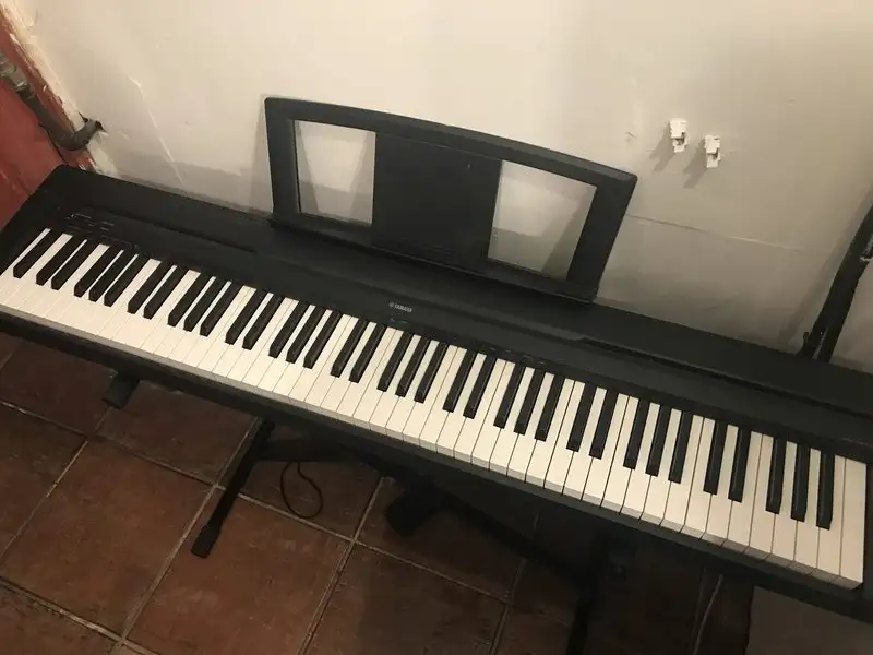 YAMAHA P-45B Digitális zongora