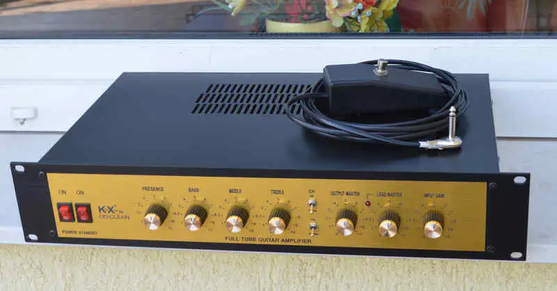 Kox M20 Gitarový zosilňovač