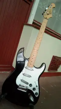 Cheri Stratocaster Guitarra eléctrica [May 26, 2019, 5:24 pm]