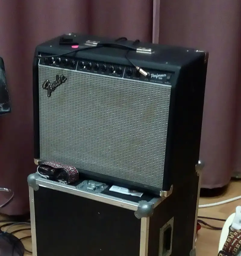 Fender Performer 1000 Combo de guitarra