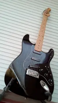 Cheri Stratocaster Guitarra eléctrica [July 4, 2019, 1:38 pm]