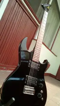 Maison Strat HH Electric guitar [July 31, 2019, 1:27 pm]