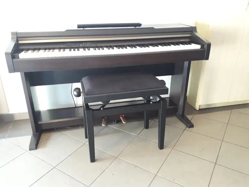 YAMAHA Clavinova CLP-920 Digitális zongora
