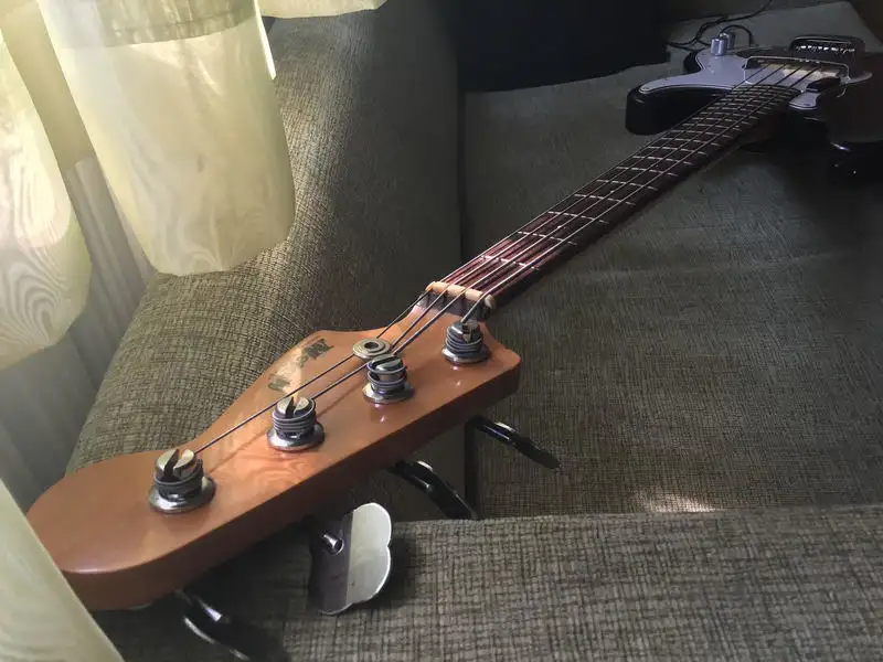   Basszusgitár