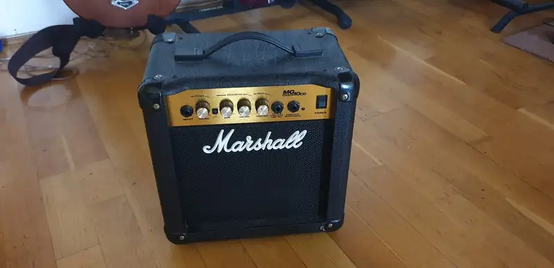 Marshall MG10 cd Gitárkombó