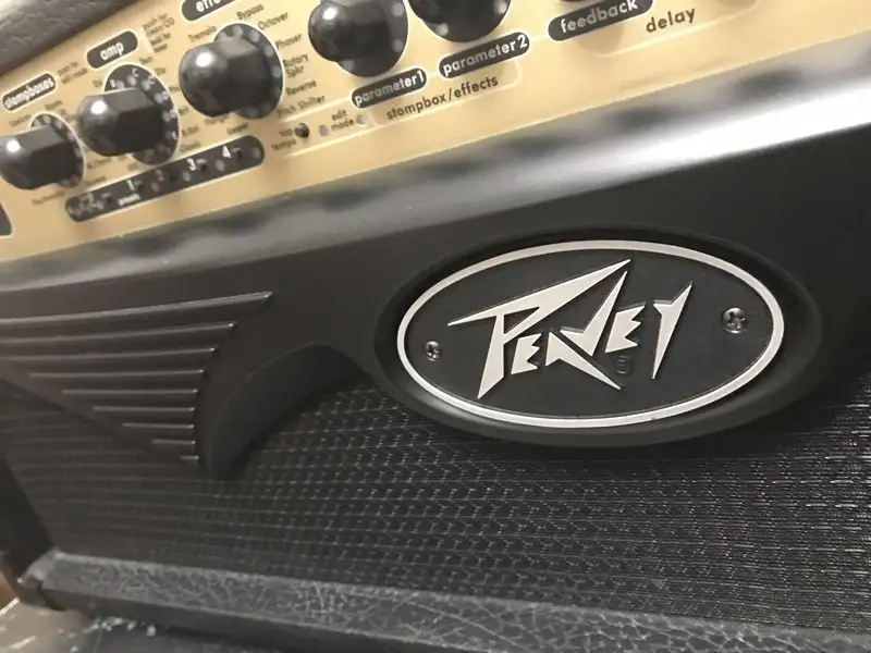 Peavey VYPYR 120H + SANPERA II lábkapcsoló Gitárerősítő-fej