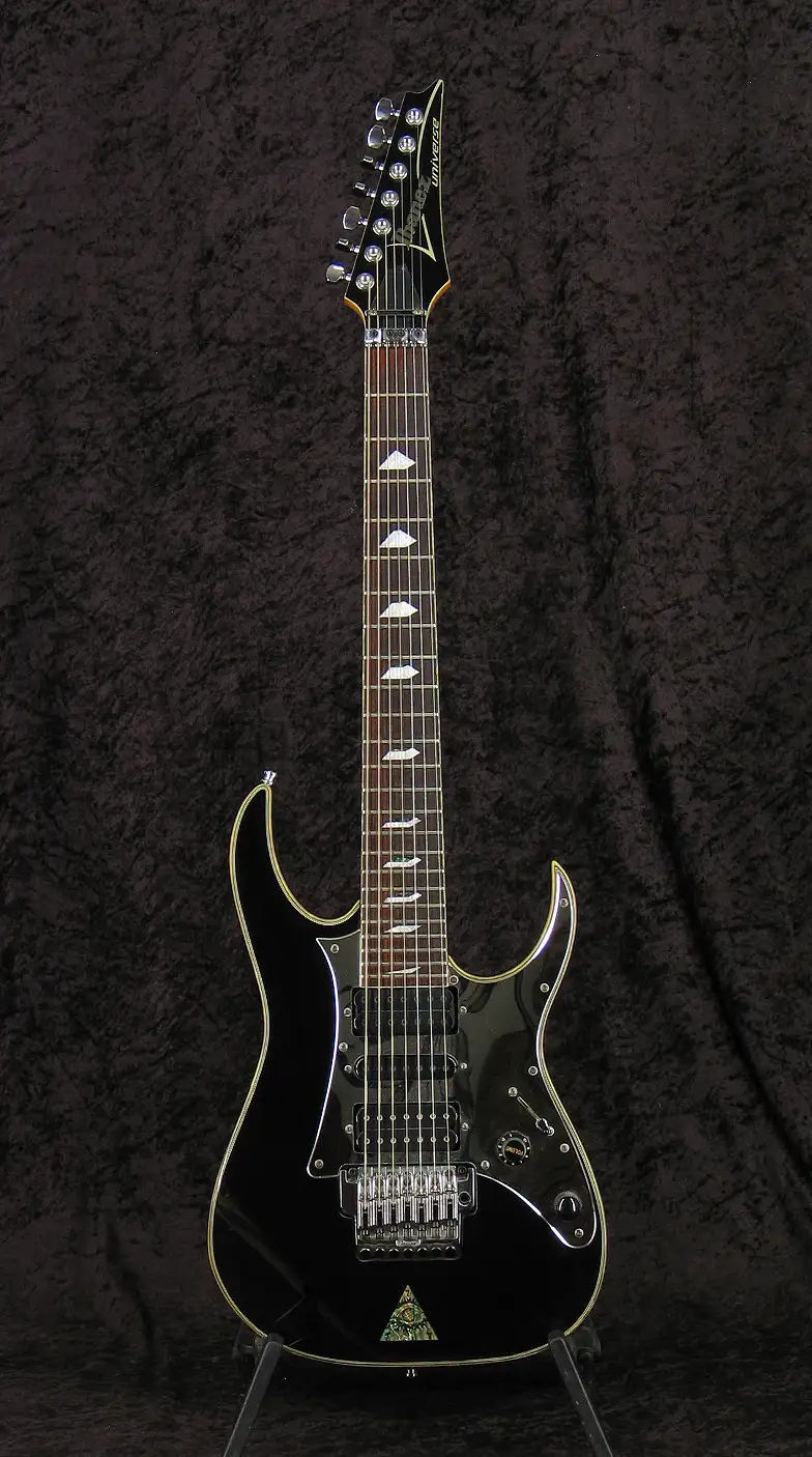 Ibanez UV 777 BK Elektromos gitár