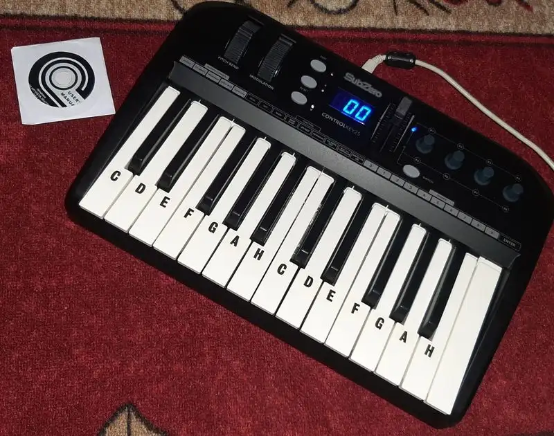  Controlkey25 MIDI billentyűzet