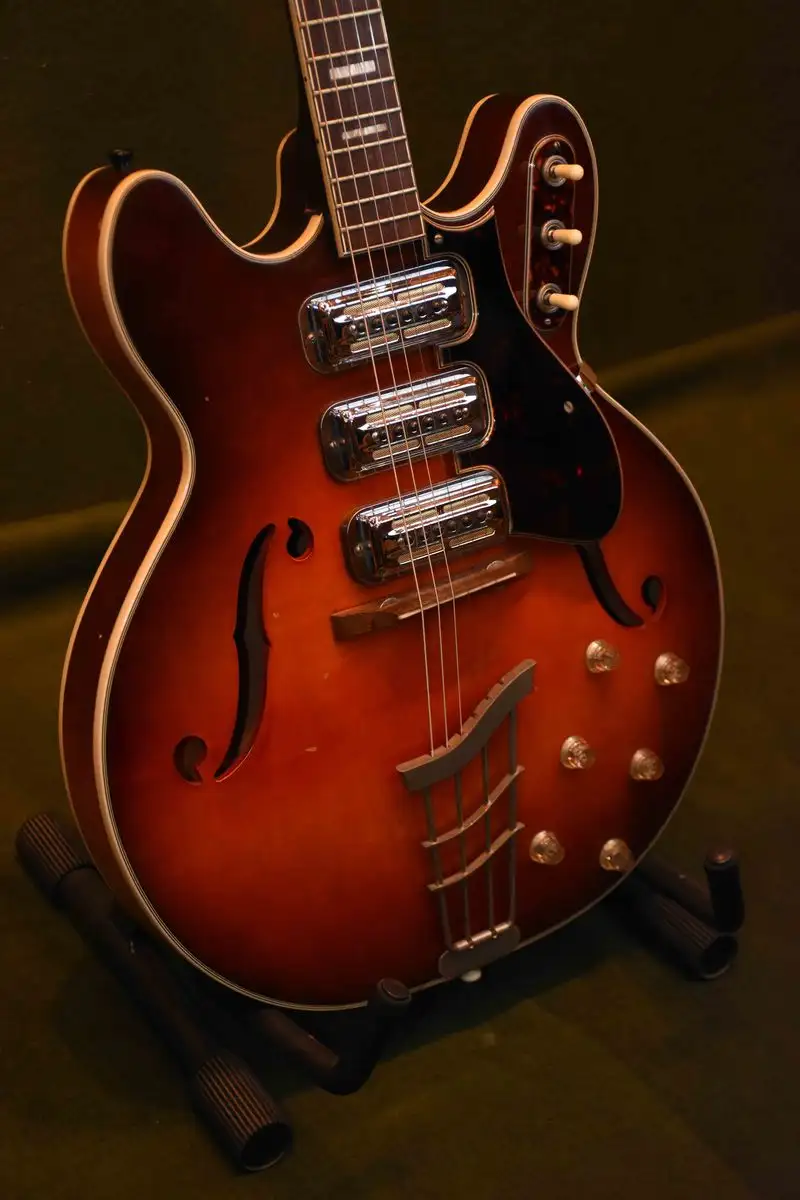 Harmony H77 1965. Elektromos gitár Harmony H77 1965. Elektromos gitár