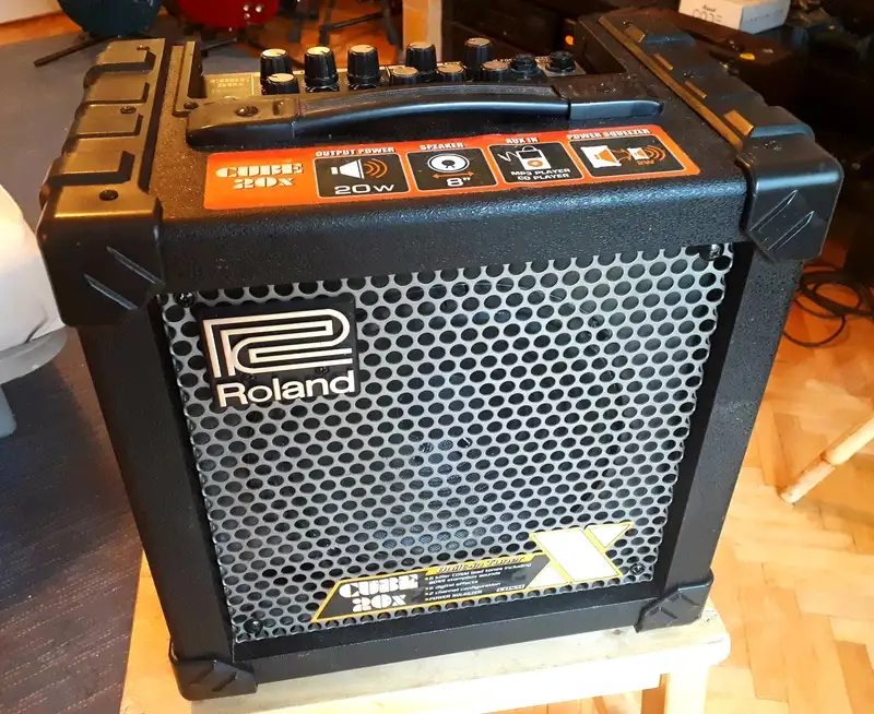 Roland Cube 20X COSM Combo de guitarra