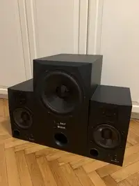 ADAM AUDIO A7 pár és Sub P Monitor activo [February 11, 2020, 2:17 pm]