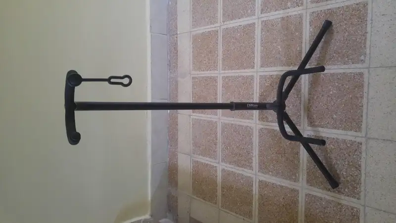 Clifton  Guitar stand