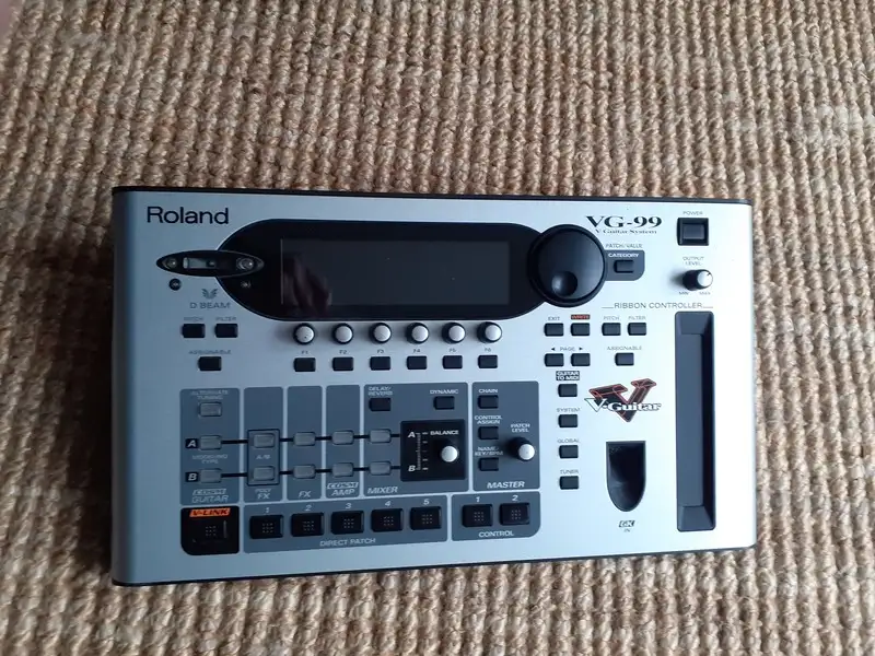 Roland VG 99 Virtual Guitar Multi Multiefectos