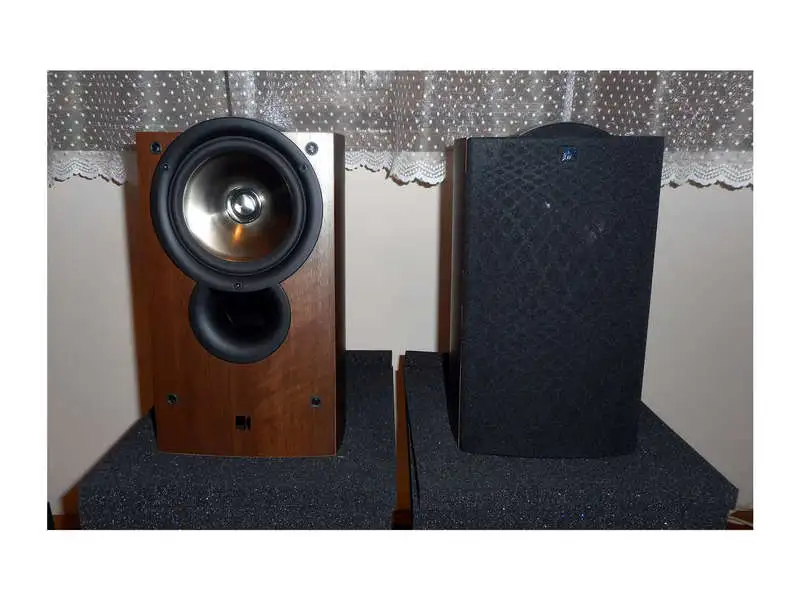 - Kef iQ1 Lautsprecher-Paar