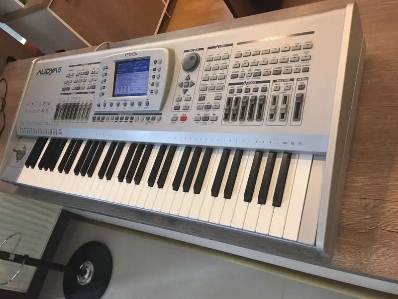 Ketron Audya 5 Synthesizer