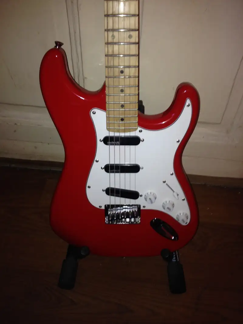 Uniwell Stratocaster Elektromos gitár