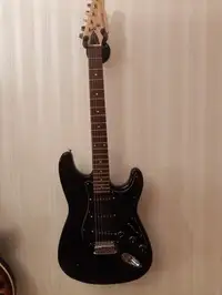 Marathon Stratocaster Electric guitar [June 18, 2020, 9:58 am]