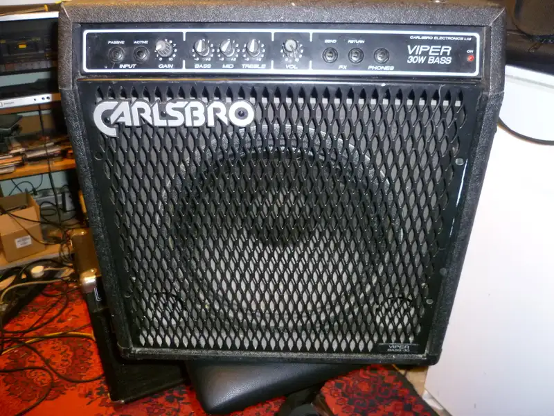 Carlsbro VIPER 30 Bass guitar combo amp