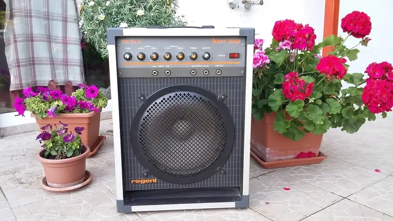 Vermona Regent VM 30 B HIBÁS Bass guitar combo amp
