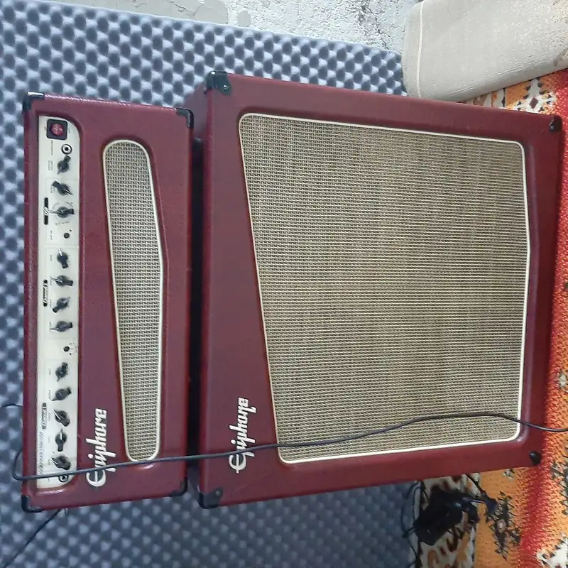 Epiphone Triggerman 100 DSP Amplifier head and cabinet