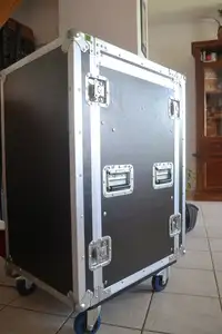 Robust 14U+tetején keverőpult tároló Rolling rack [September 20, 2020, 7:15 pm]