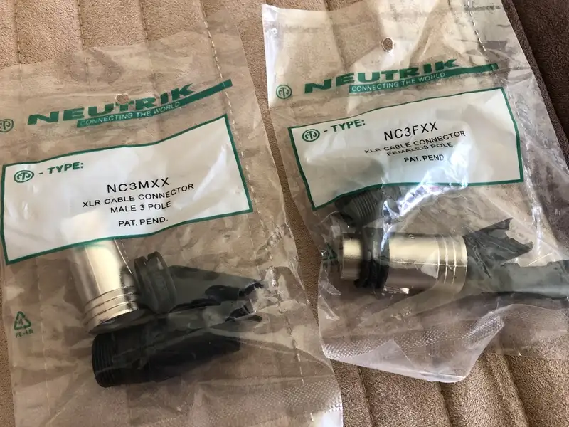 NEUTRIK NC3MXX és NC3FXX XLR csatlakozók Zástrčka