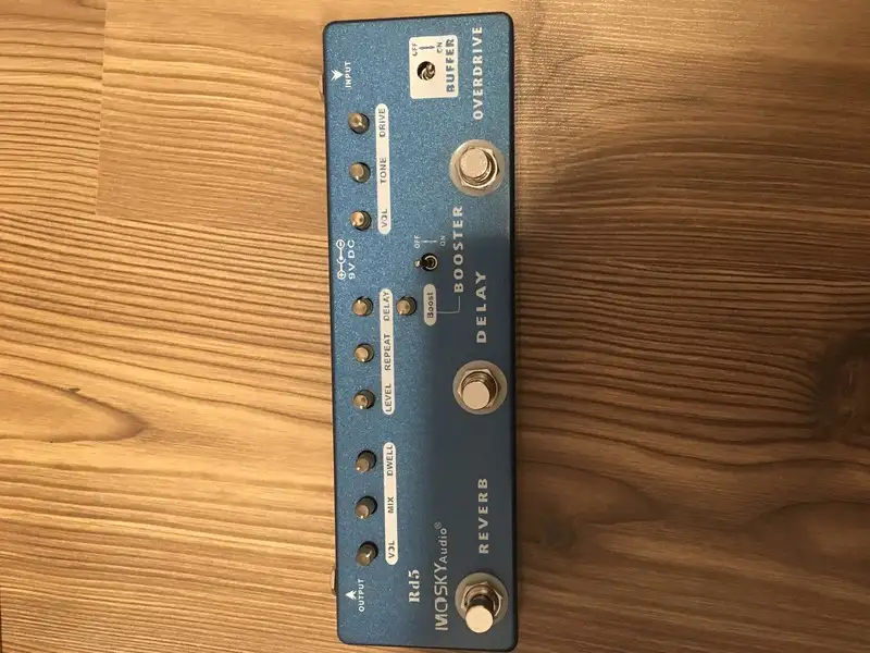 - Mosky RD5 Pedál