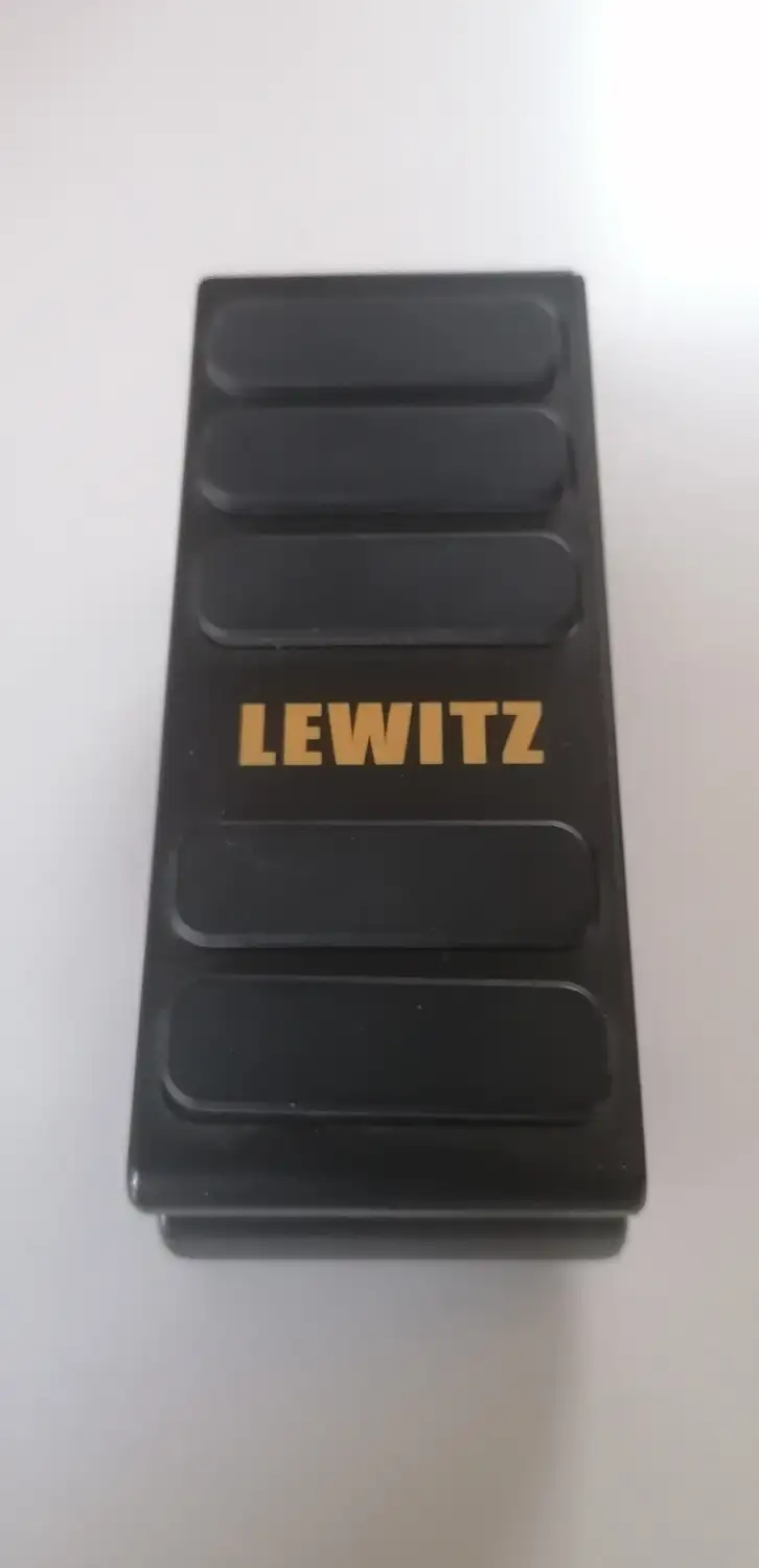 LEWITZ CP-31 Wah-Wah gitár pedál Hangerő pedál