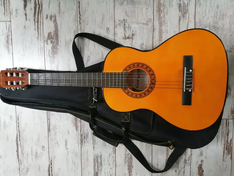  34-es Classic guitar