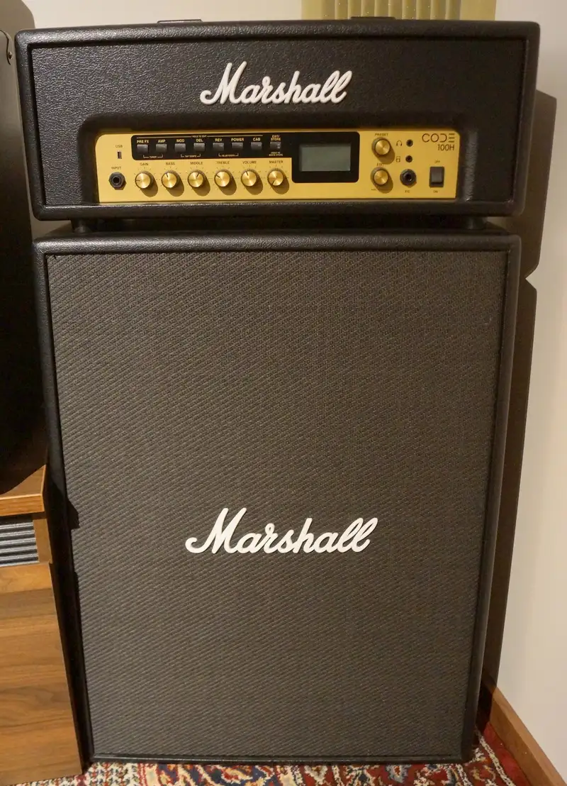 Marshall Code 100H, 2x12 láda, programozható lábkapcsoló Cabezal de amplificador de guitarra