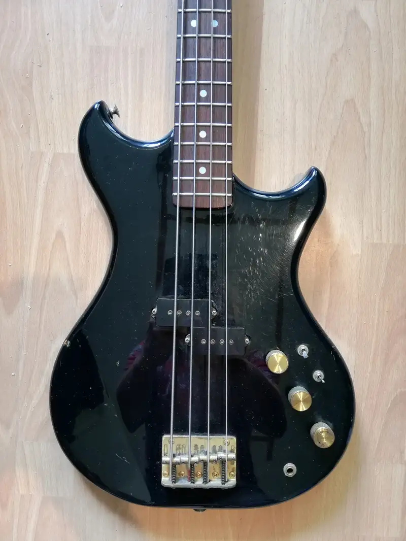 Westone Thunder 1- A Bass Bajo eléctrico