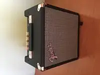 Fender Rumble 15 Zosilňovač pre basgitaru a kombináciu - Ákos Vízi [Today, 6:31 am]