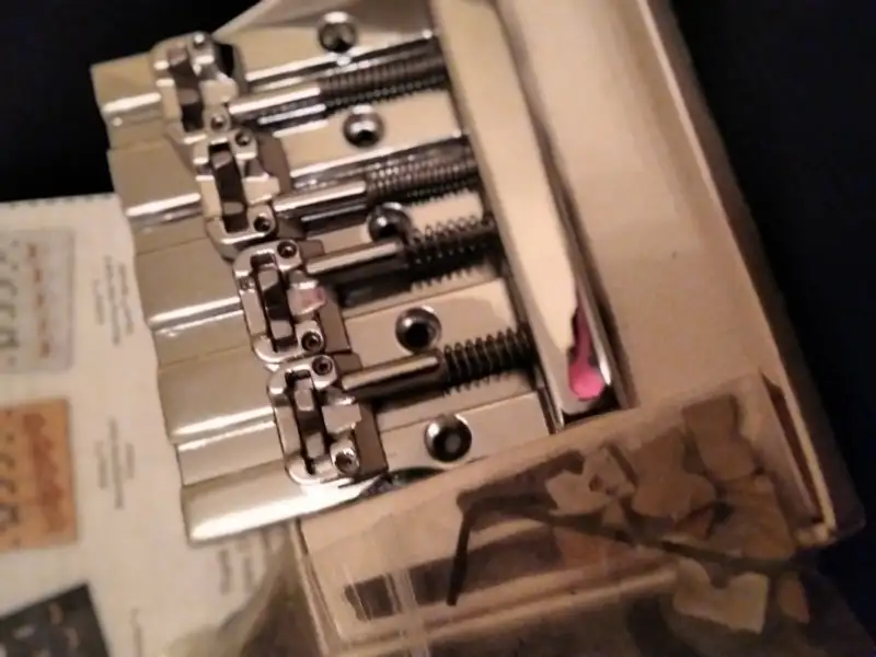 Hipshot 4 húros Hipsot Basszusgitár húrláb