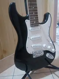 J&D Strato Guitarra eléctrica [February 6, 2021, 2:47 pm]