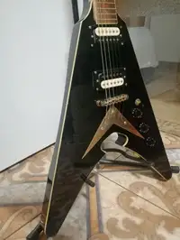 J&D JD v-300 Guitarra eléctrica [February 24, 2021, 7:17 am]