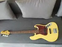 Fenix Jazz Bass Basgitara [March 7, 2021, 9:50 am]