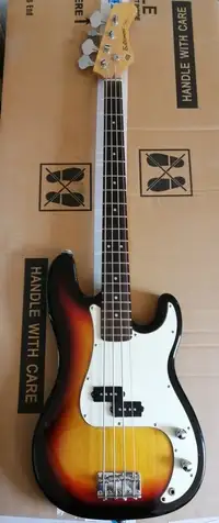 Baltimore by Johnson 4 húros Bass guitar [April 10, 2021, 1:32 pm]