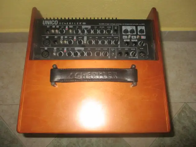 Schertler UNICO Wood 250W RMS original Akustikgitarrenverstärker