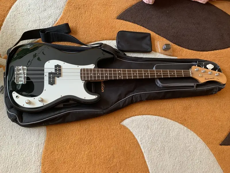 Baltimore by Johnson  Bass Gitarre