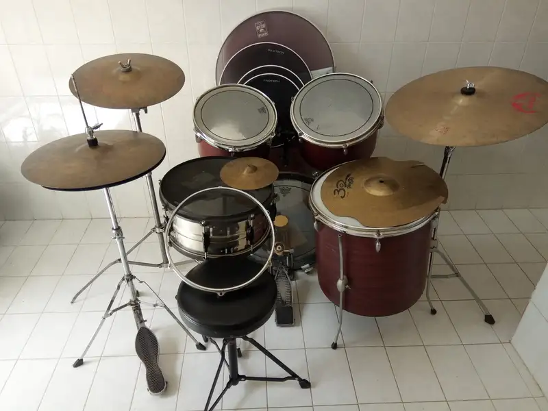 Amati  Drum set